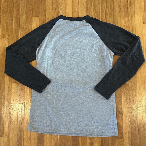 *last chance* Women’s Gray Winter Quarter Long Sleeve Shirt - Picture 10 of 11